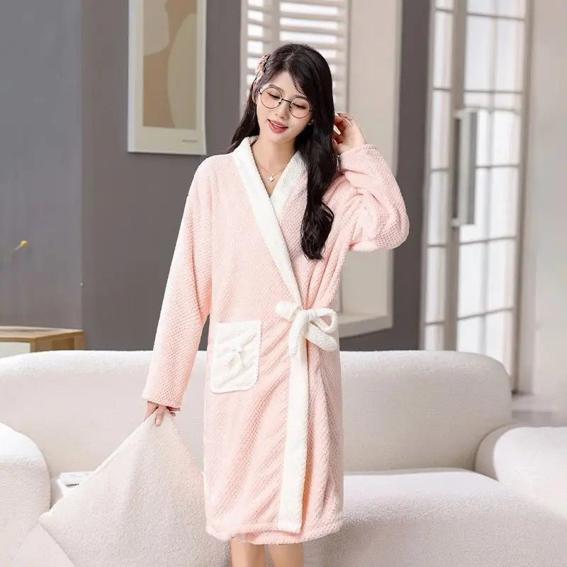 Absorbent Quick Drying Bath Towels Boys Bathrobes Thickened Coral Velvet Children Elongated Yukatas Capes Dressing Gowns Winter